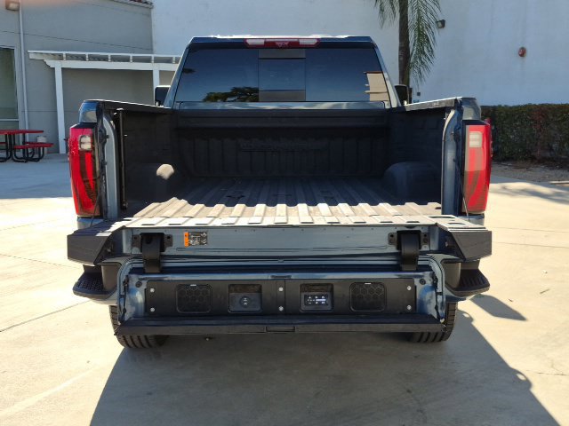 Used 2024 GMC Sierra 2500 Denali Ultimate AWD/4WD image 7