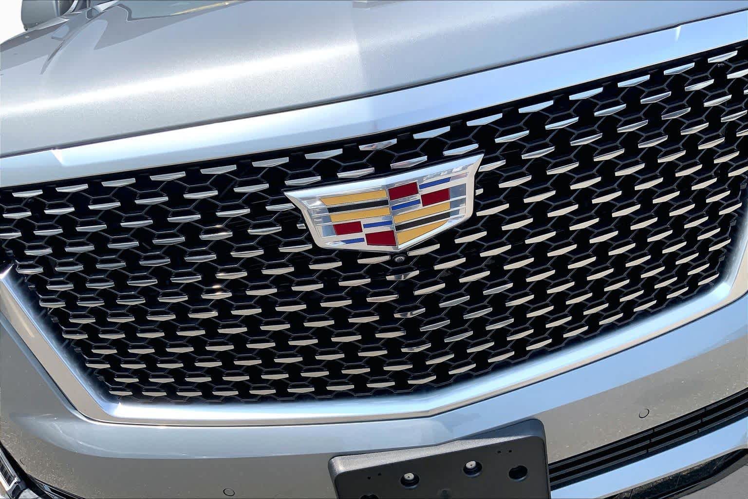 Used 2023 Cadillac Escalade Premium Luxury w/ LPO, Floor Liner Package AWD/4WD image 31