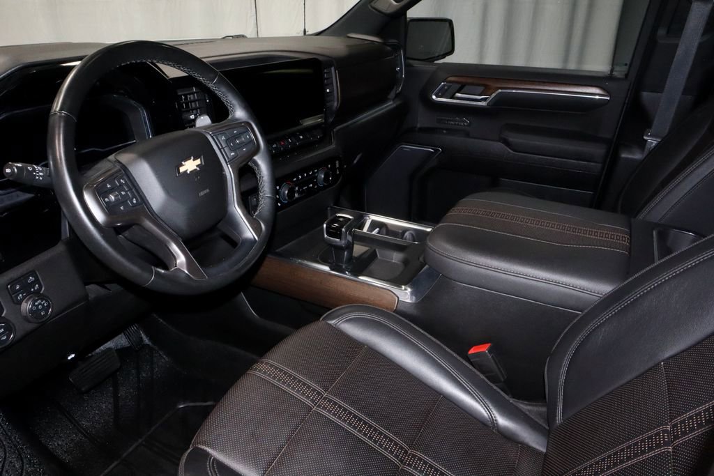 Used 2023 Chevrolet Silverado 1500 High Country w/ High Country Premium Package AWD/4WD image 22