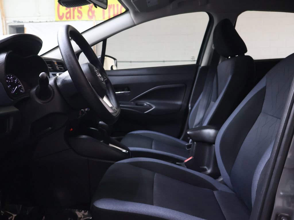 Used 2023 Nissan Versa SV image 16