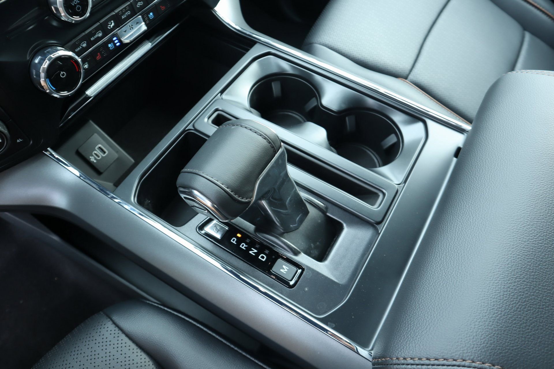 New 2025 Ford F150 Lariat w/ Equipment Group 501A Mid image 10