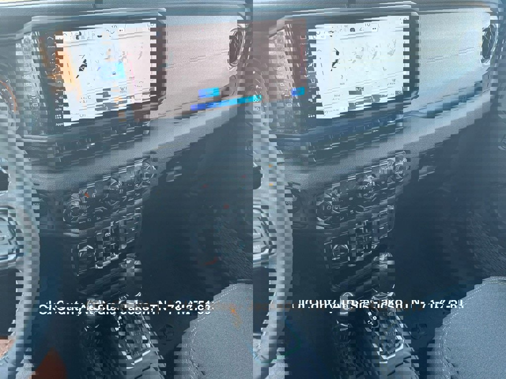 Used 2025 Jeep Wrangler Sport image 42