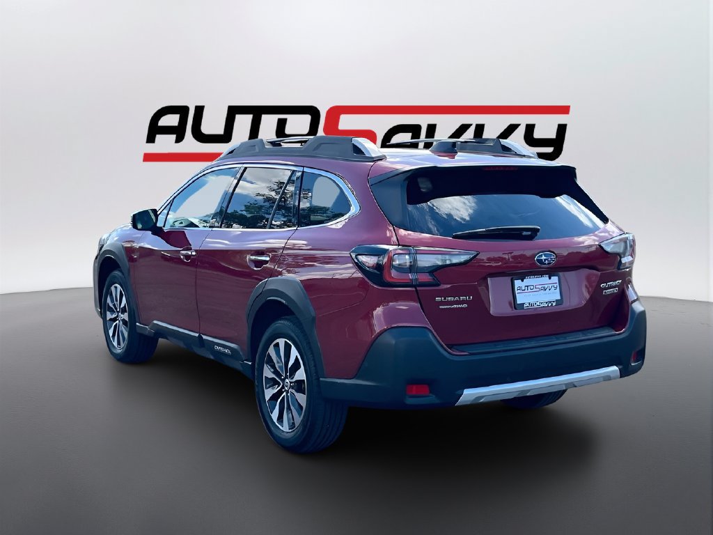 Used 2023 Subaru Outback Touring AWD/4WD image 5