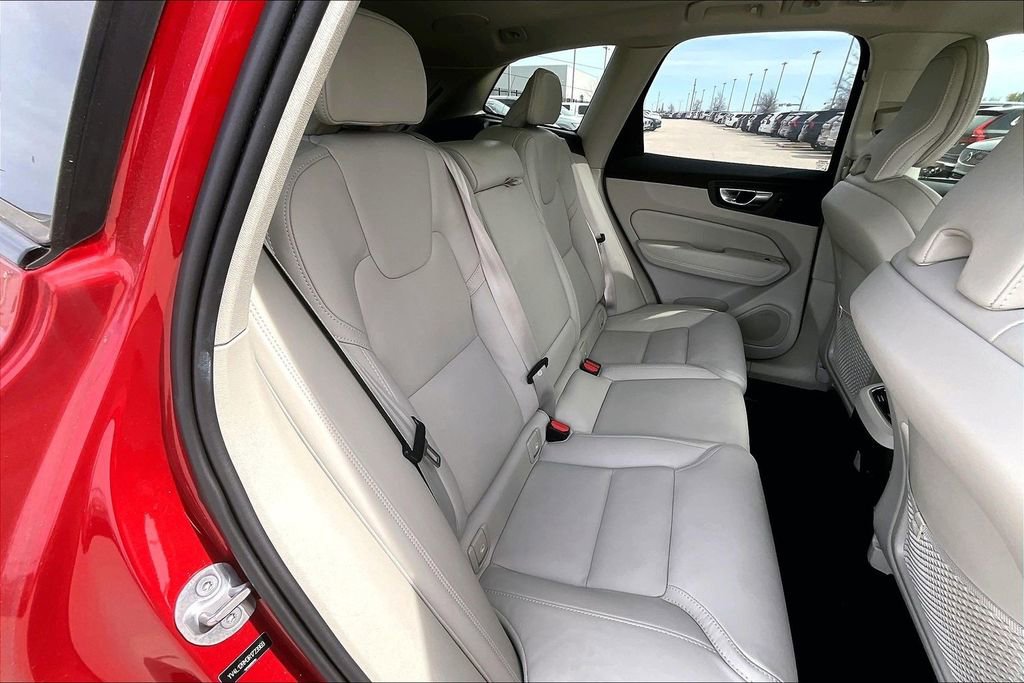 Used 2024 Volvo XC60 B5 Ultimate image 33