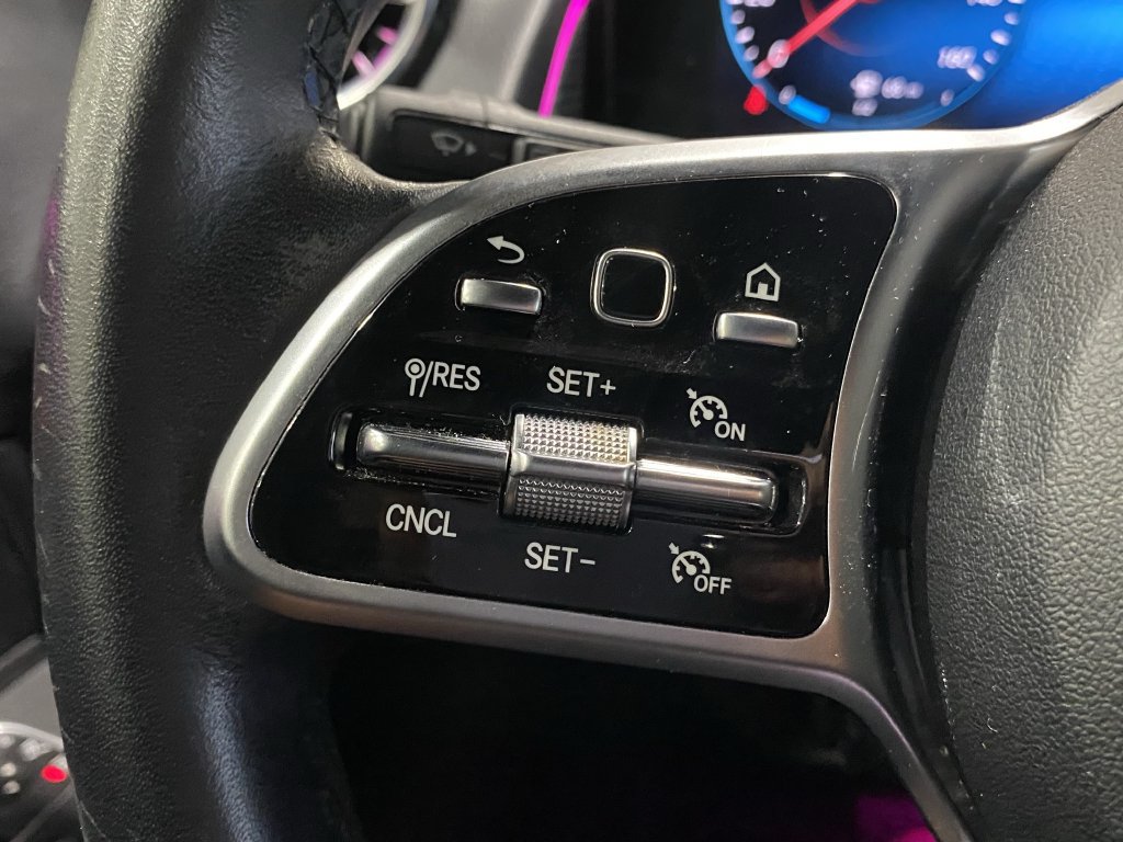 Used 2023 Mercedes-Benz GLB 250 4MATIC image 11