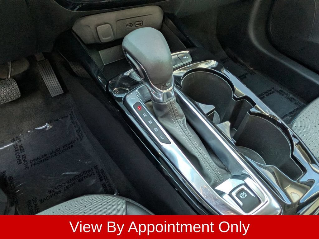 Used 2025 Chevrolet Trax LT w/ LT Convenience Package FWD image 19