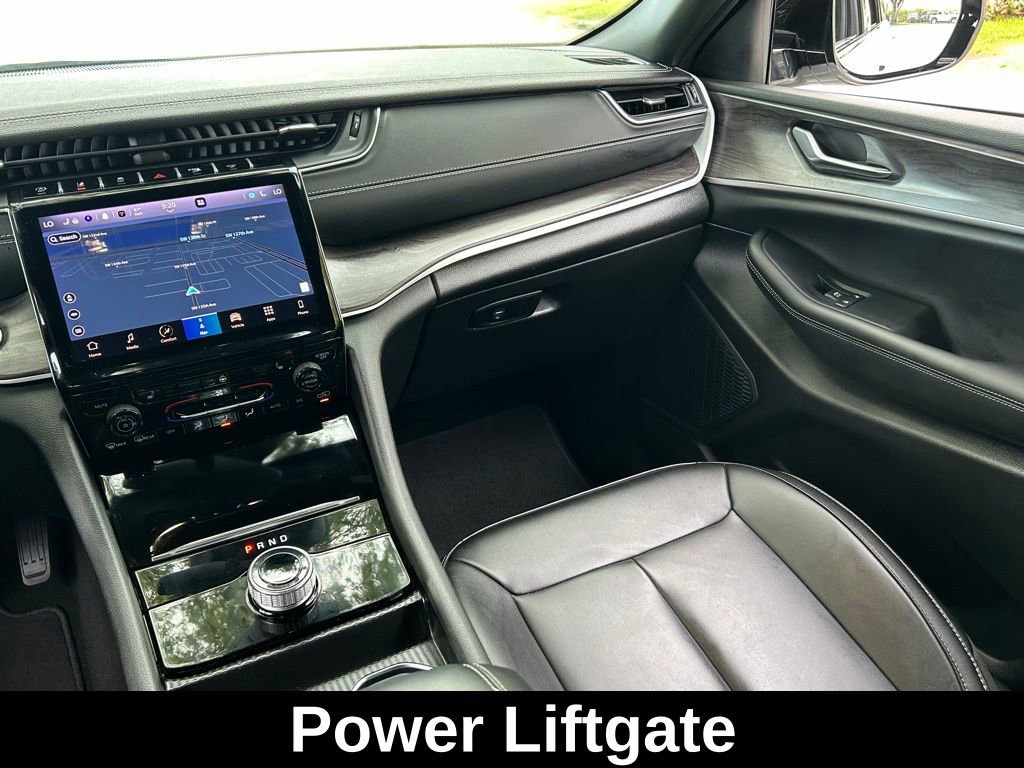 Certified 2024 Jeep Grand Cherokee Limited w/ Black Appearance Package image 14