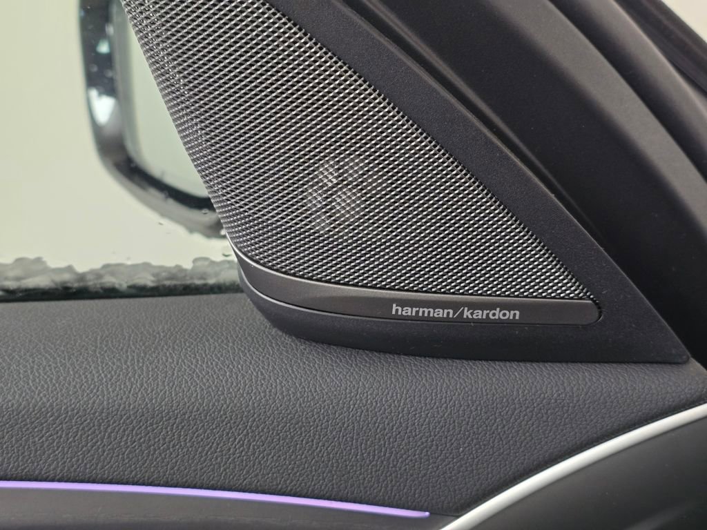 Used 2022 BMW 530i xDrive w/ M Sport Package image 8