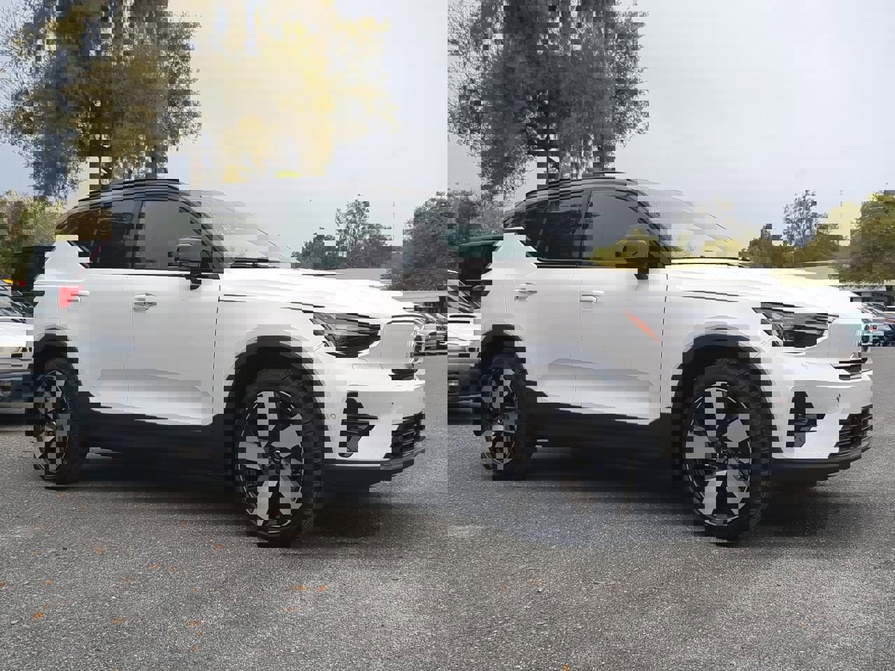 New 2024 Volvo XC40 Recharge Ultimate w/ Protection Package Premier image 2