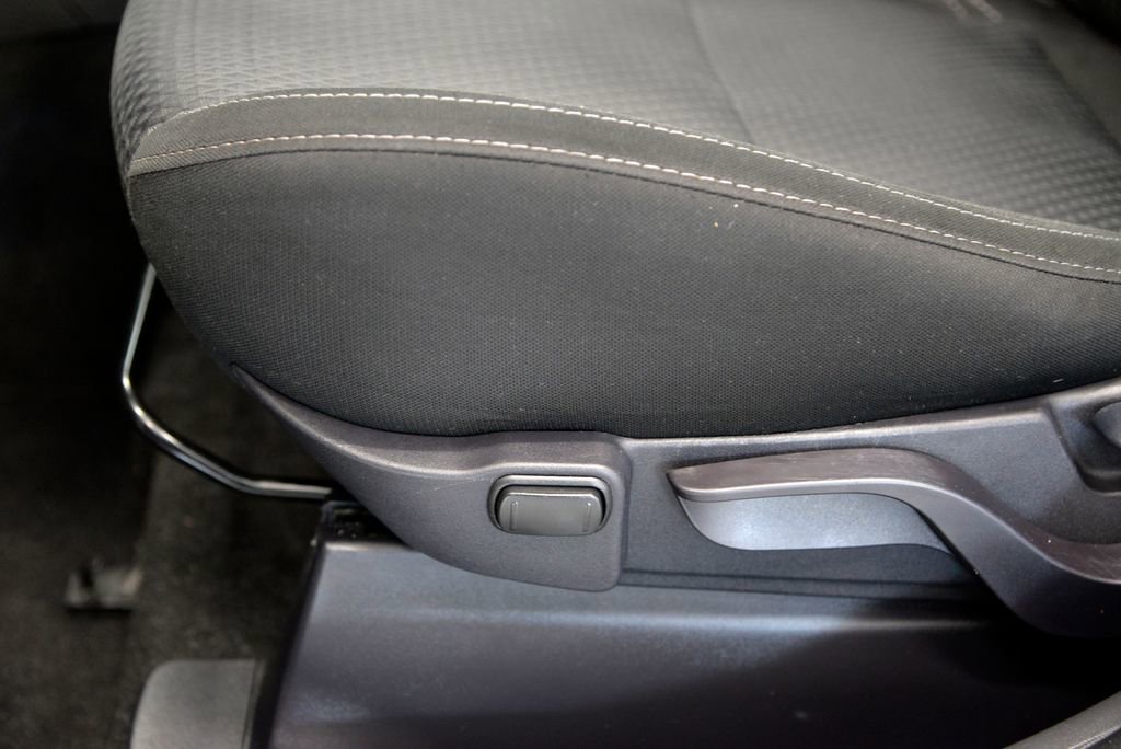 Used 2020 Mitsubishi Outlander SE image 16