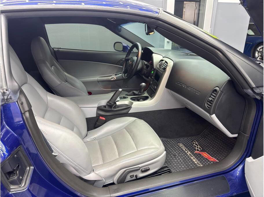 Used 2005 Chevrolet Corvette Coupe w/ Preferred Equipment Group image 19