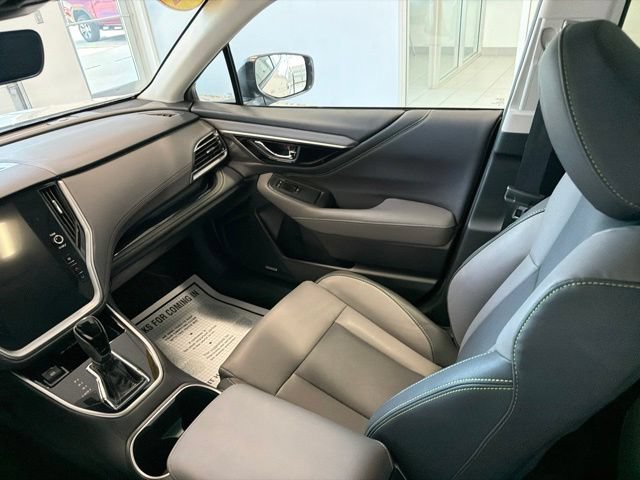 Used 2025 Subaru Outback Onyx Edition AWD/4WD image 30