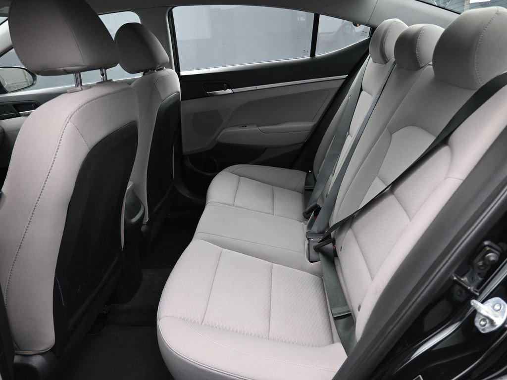 Used 2020 Hyundai Elantra SE w/ Cargo Package (C1) image 13