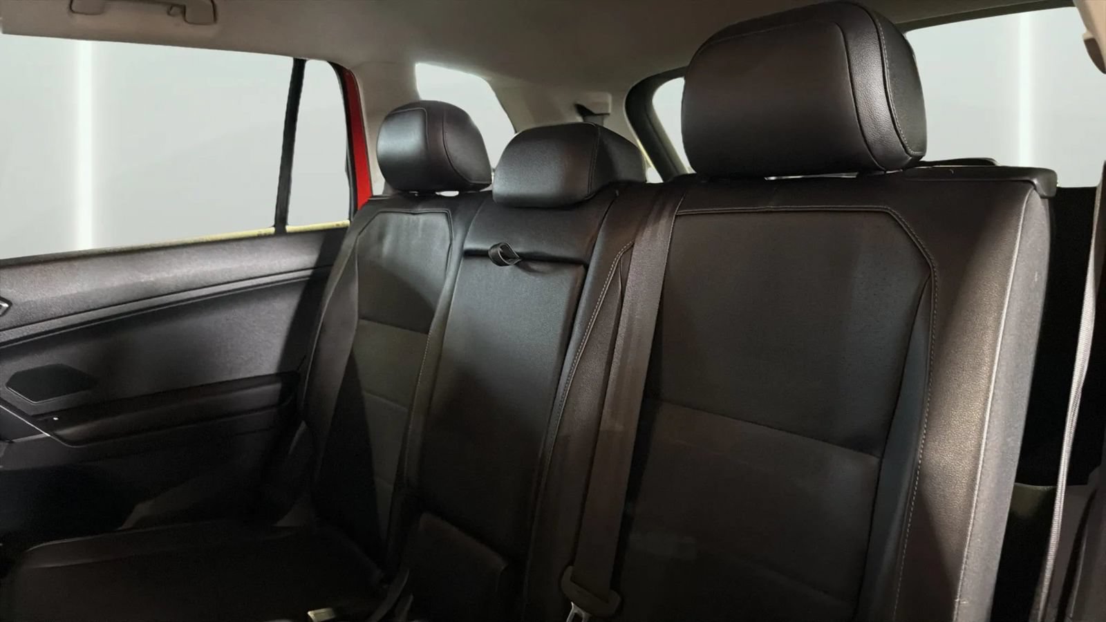 Used 2018 Volkswagen Tiguan SEL FWD image 48