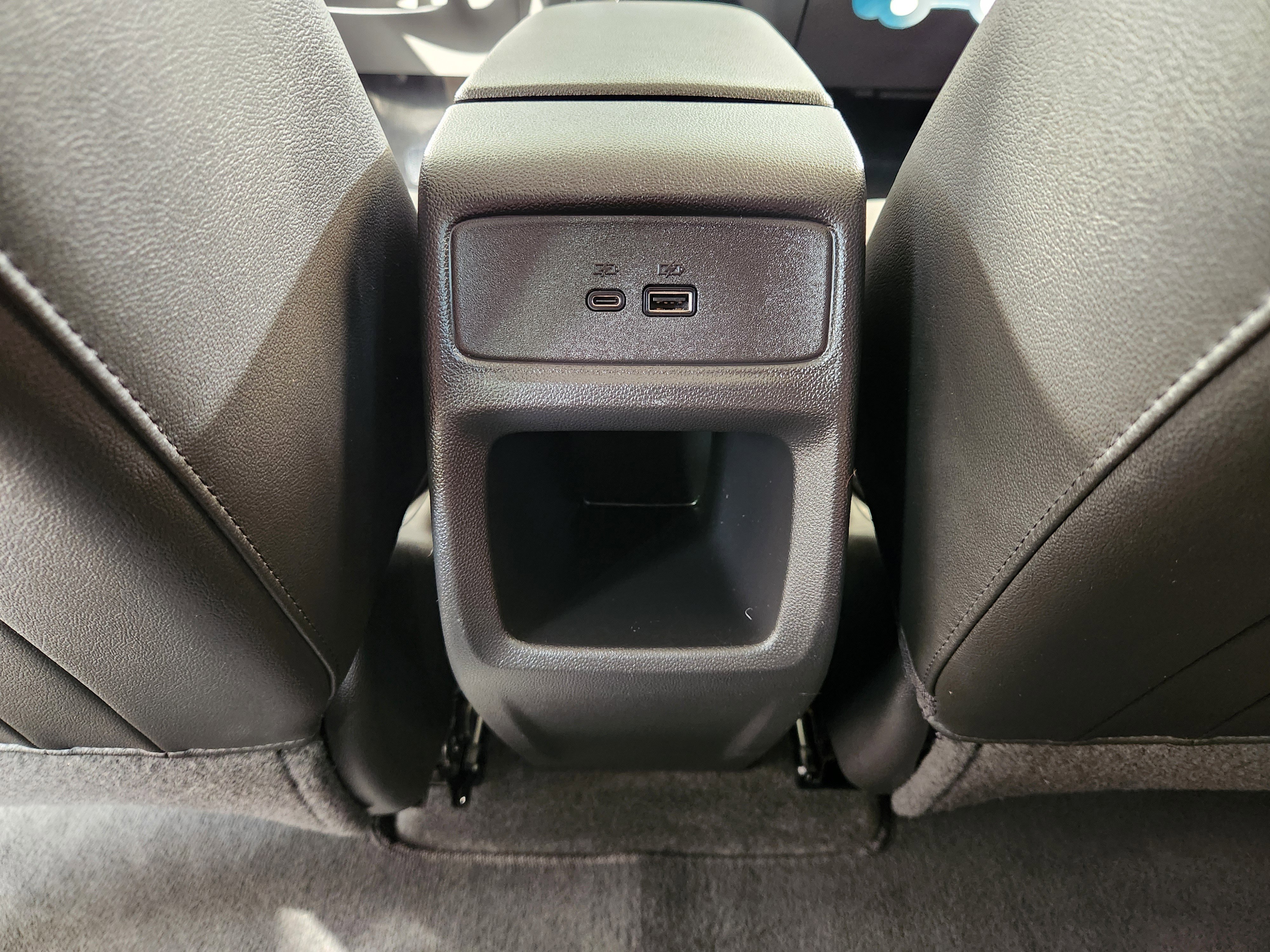 Certified 2025 Chevrolet Trax LT image 33