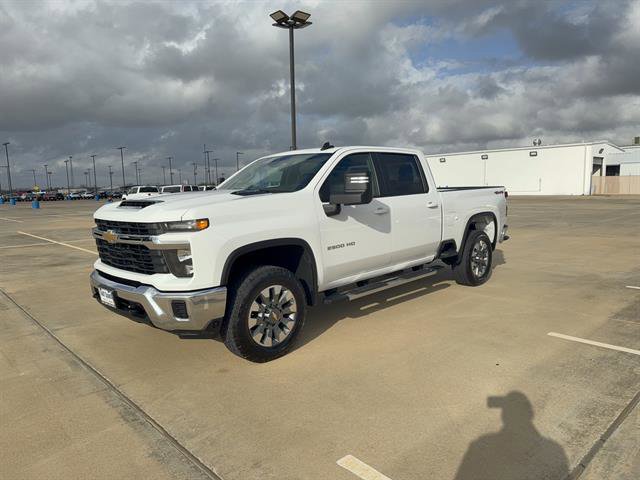 Used 2024 Chevrolet Silverado 2500 LT image 2