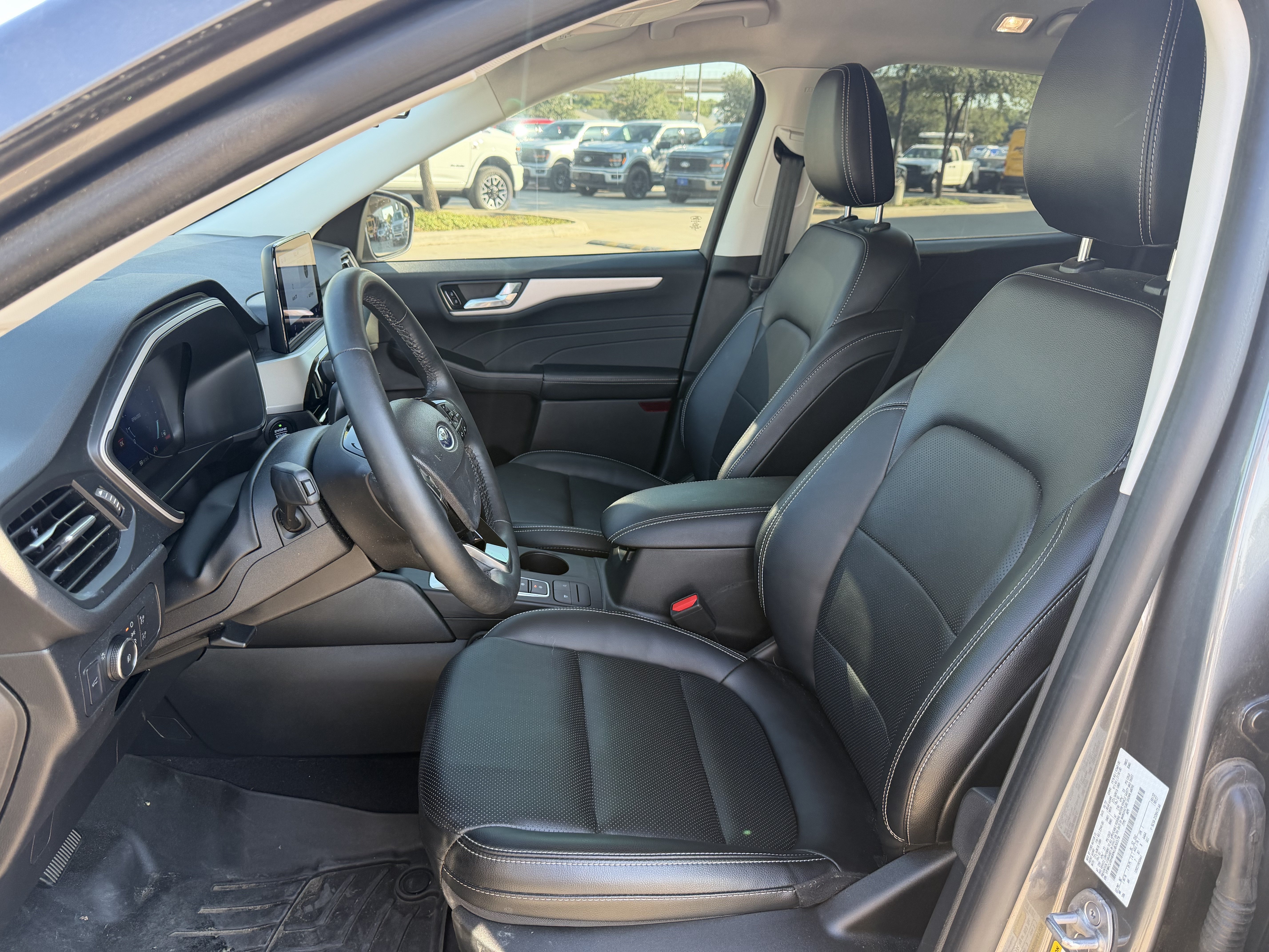 Used 2022 Ford Escape SEL w/ Technology Package FWD image 17