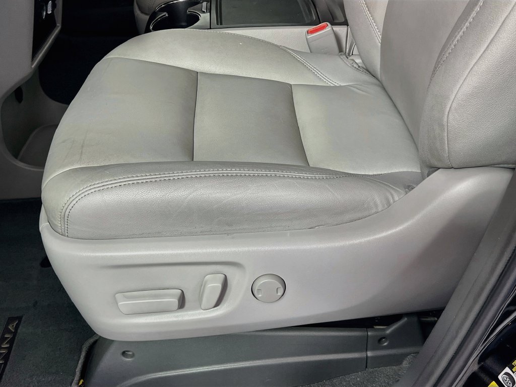 Used 2019 Toyota Sienna XLE FWD image 18