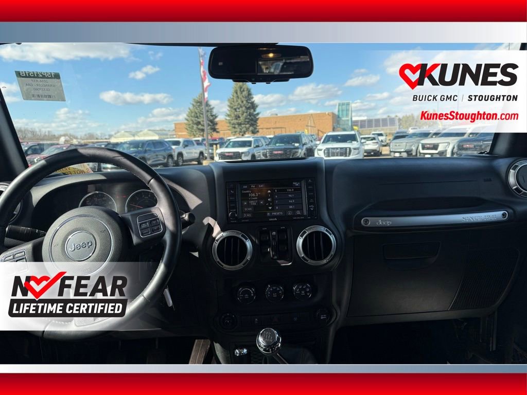 Used 2016 Jeep Wrangler Unlimited Sahara w/ Dual Top Group AWD/4WD image 31