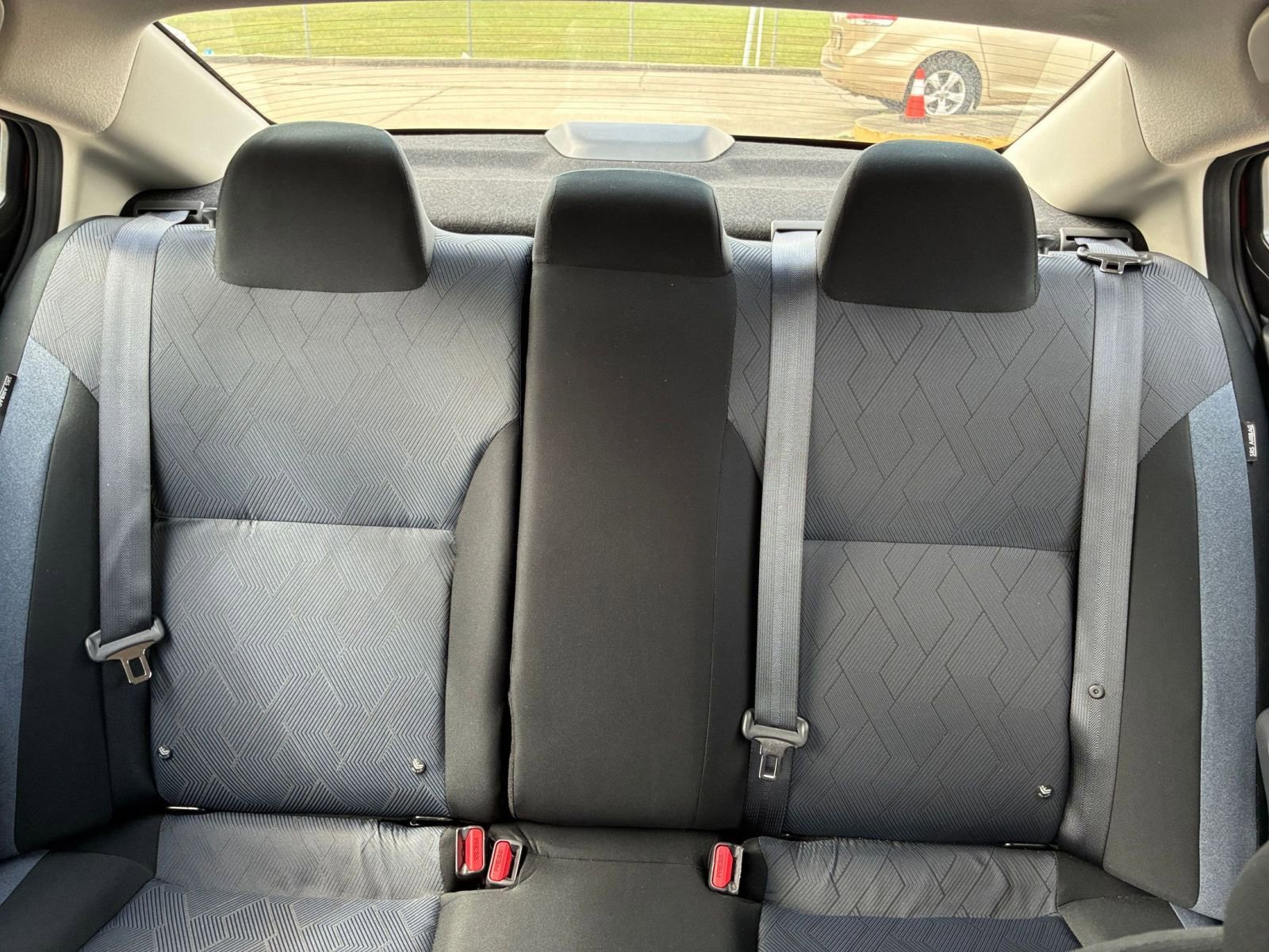 Used 2025 Nissan Versa SV image 31