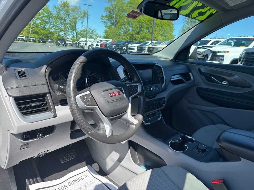 Used 2024 GMC Terrain SLE AWD/4WD image 16