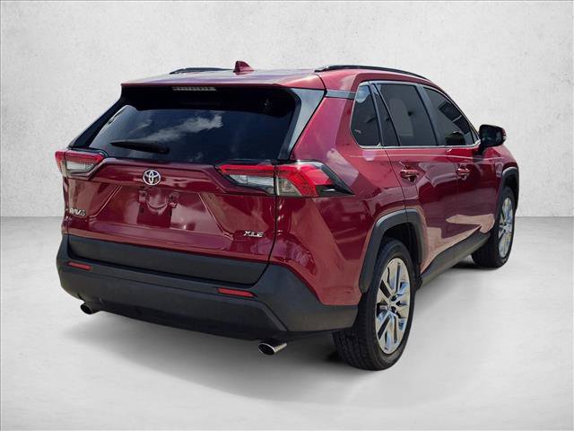 Used 2019 Toyota RAV4 XLE Premium FWD image 5