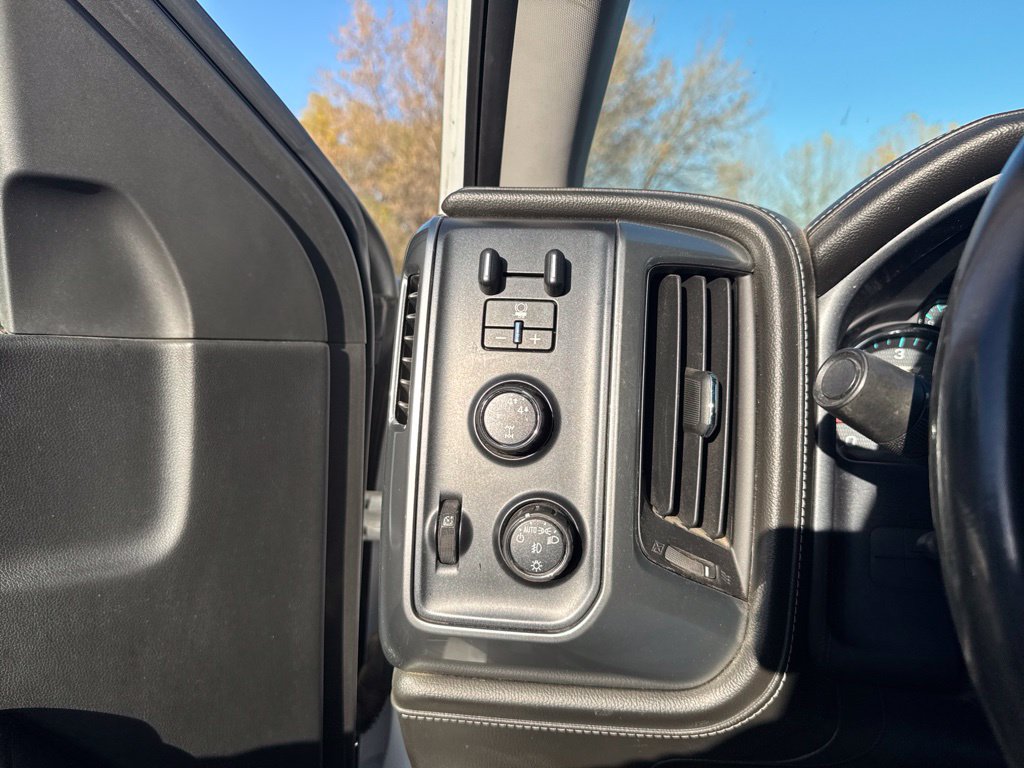 Used 2016 Chevrolet Silverado 1500 LTZ Z71 w/ LTZ Plus Package AWD/4WD image 17