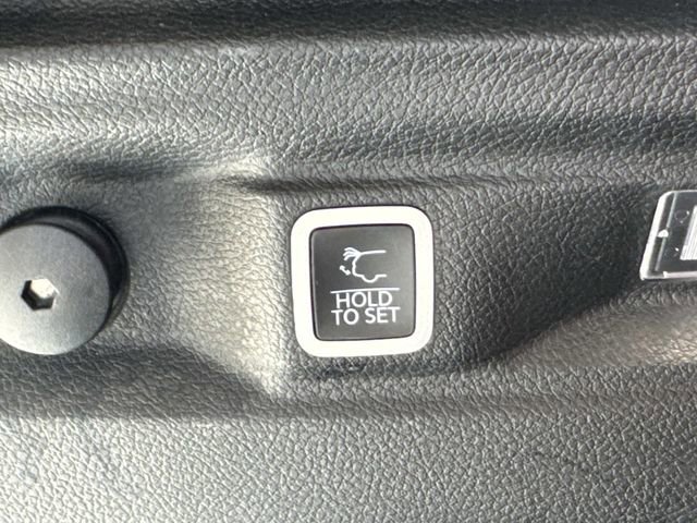 Used 2022 Jeep Grand Cherokee L Limited image 15