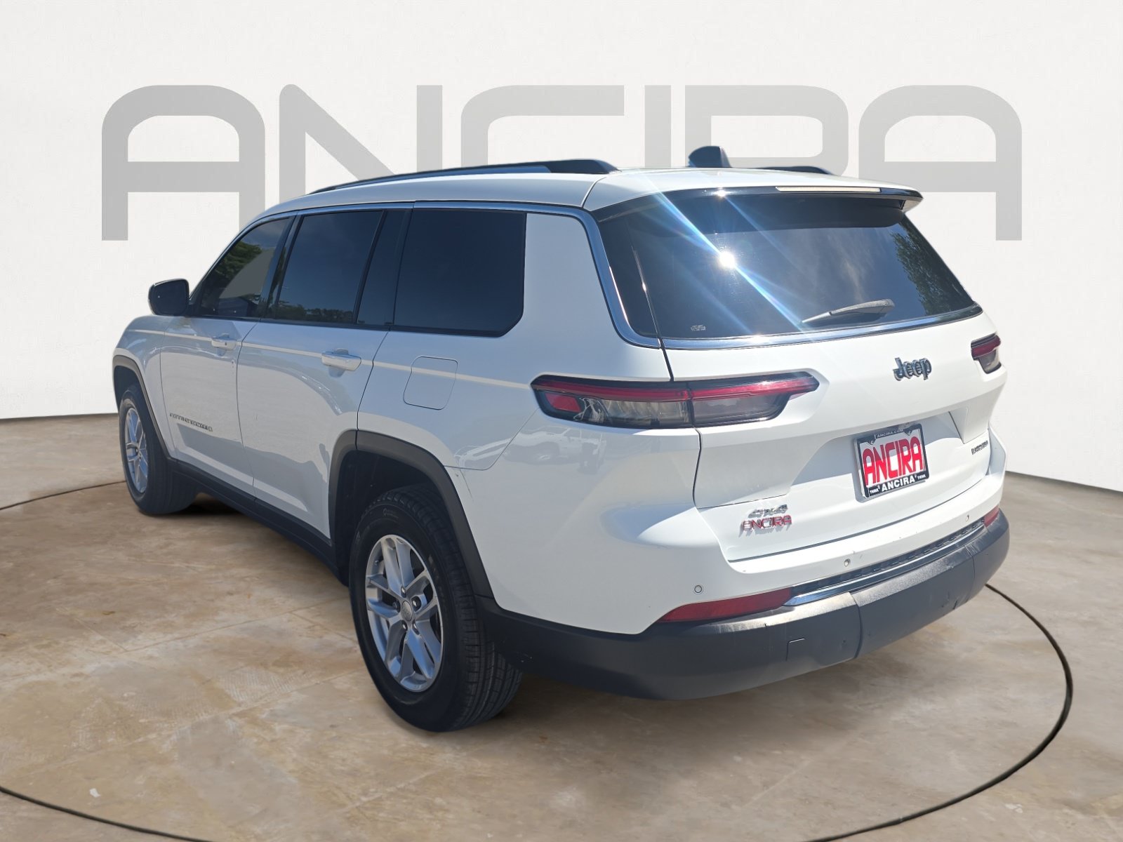 Used 2023 Jeep Grand Cherokee L Laredo AWD/4WD image 8