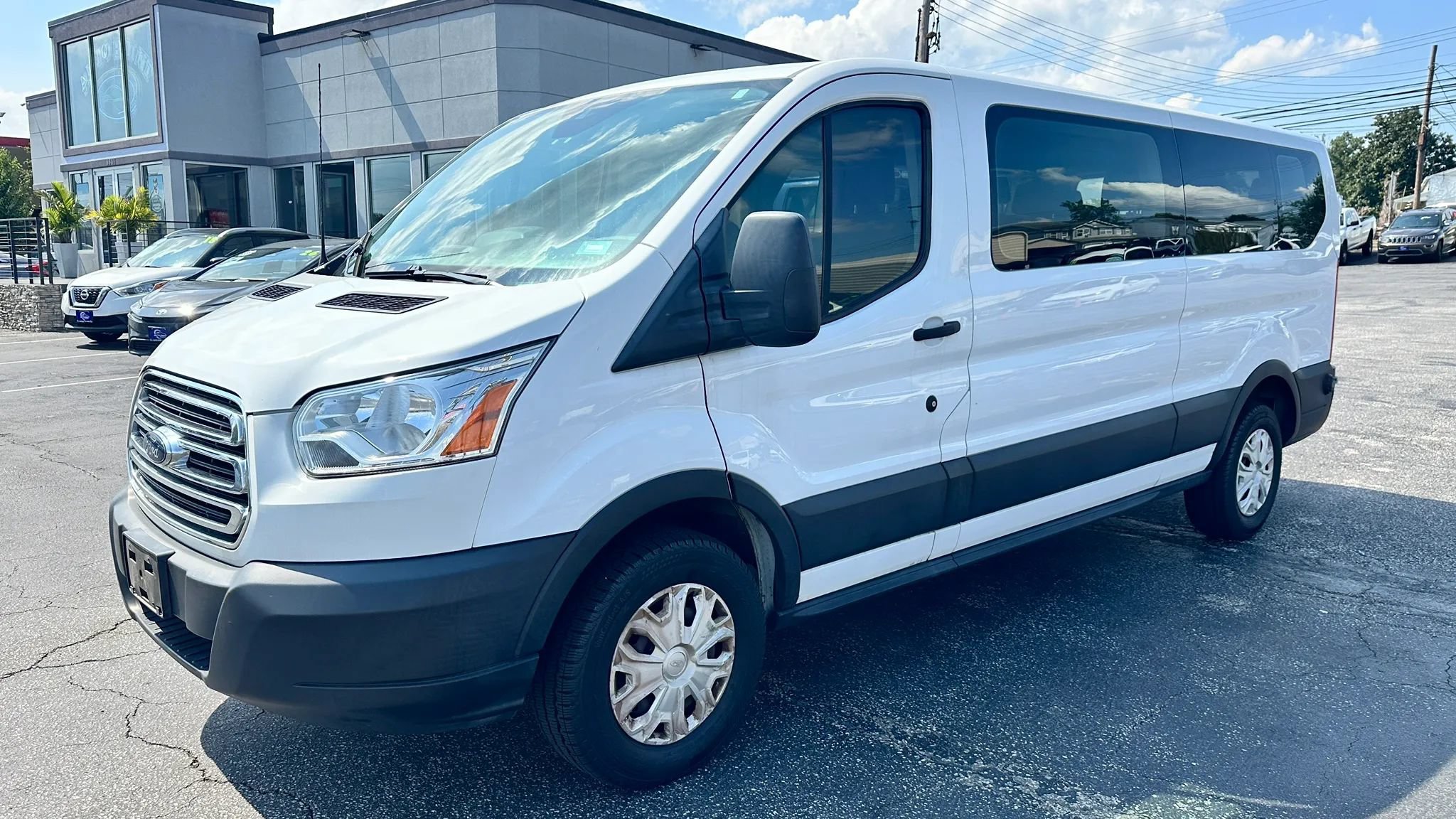 Used 2019 Ford Transit 350 XLT RWD image 1