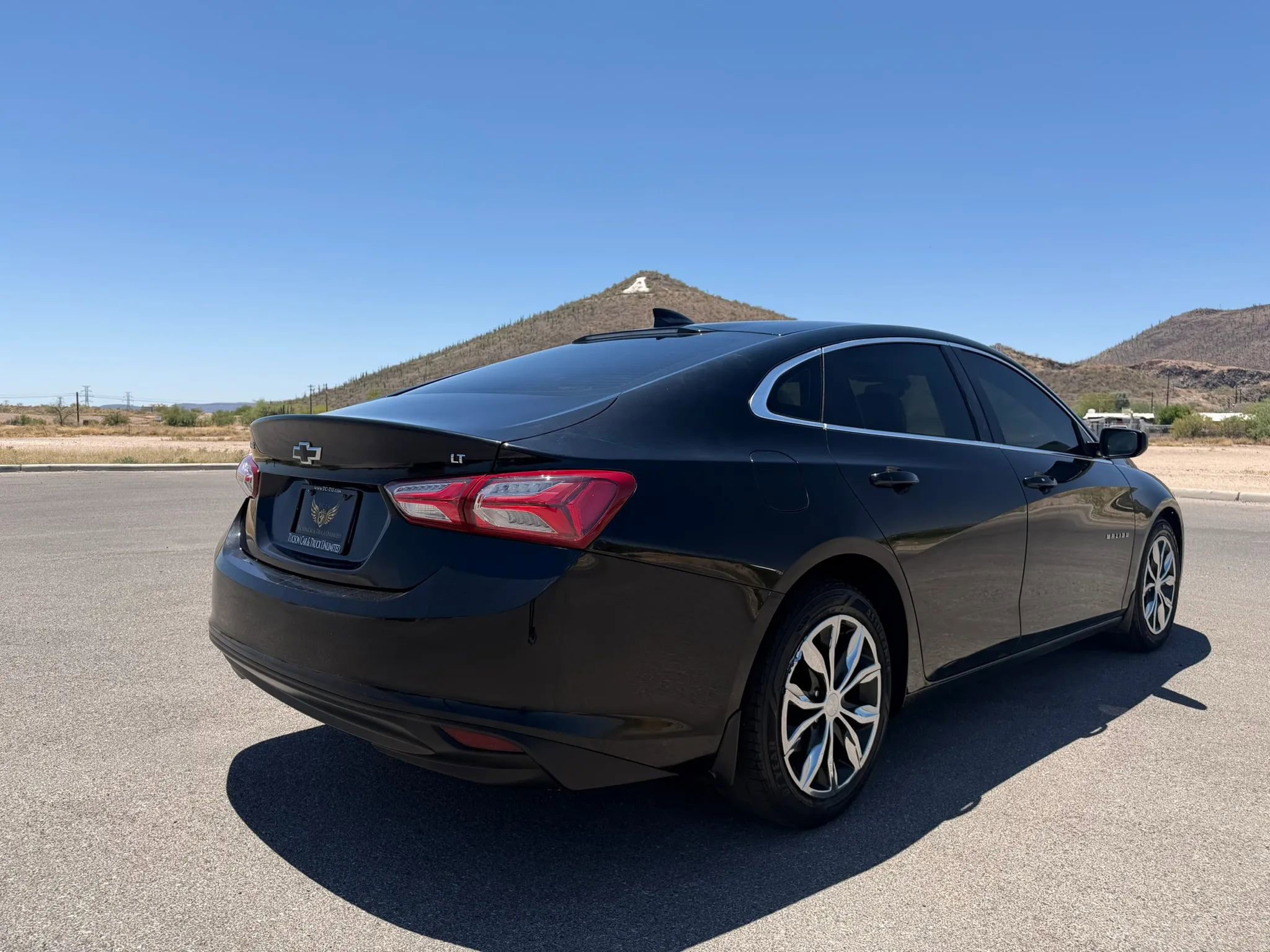 Used 2019 Chevrolet Malibu LT w/ Leather Package FWD image 9