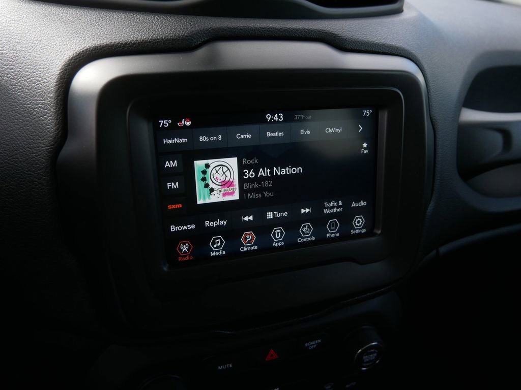 Used 2018 Jeep Renegade Trailhawk AWD/4WD image 27