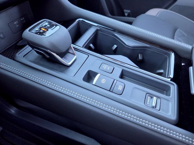 New 2026 Nissan Pathfinder Platinum FWD image 22