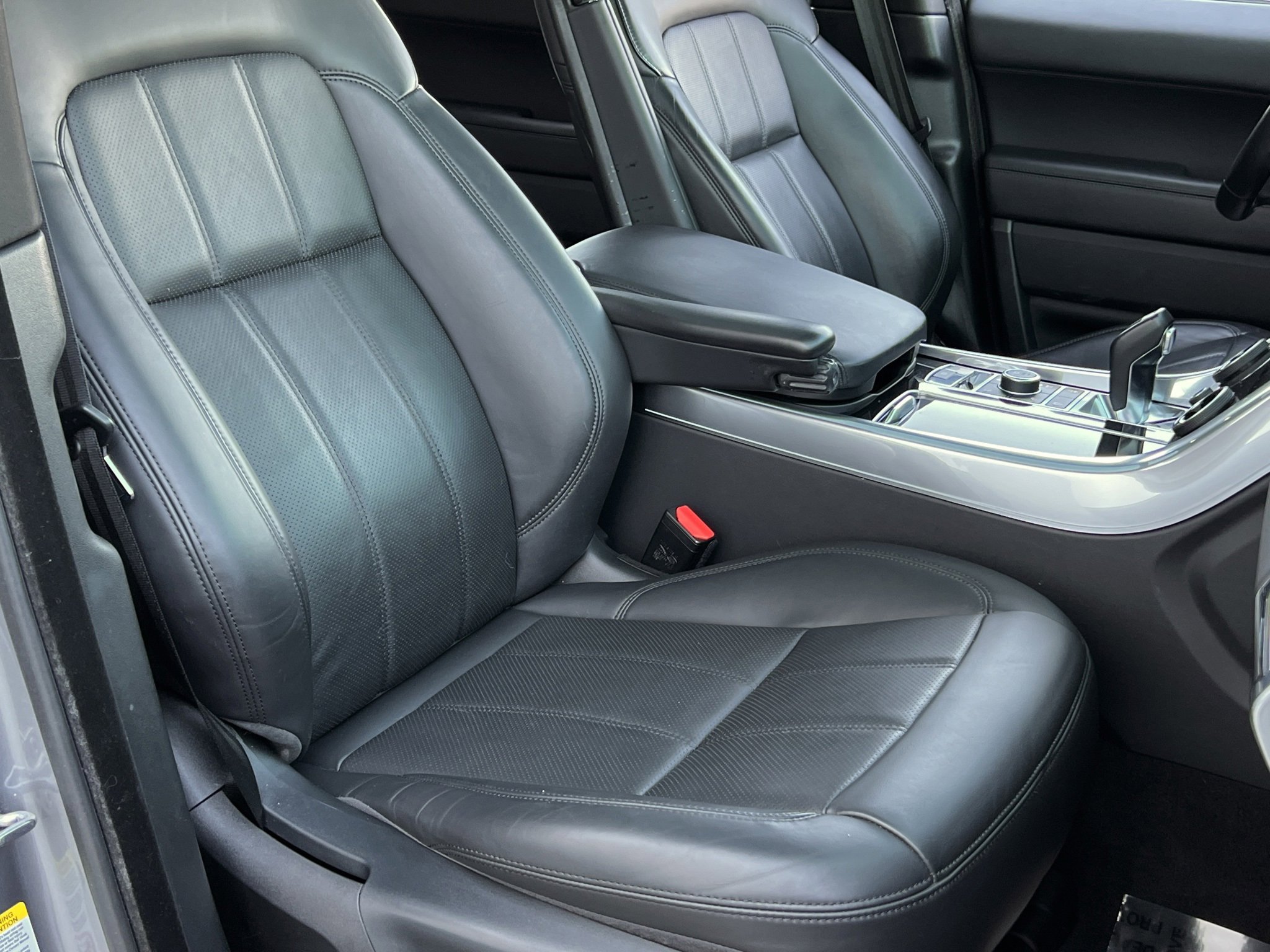 Used 2020 Land Rover Range Rover Sport HSE Dynamic image 16