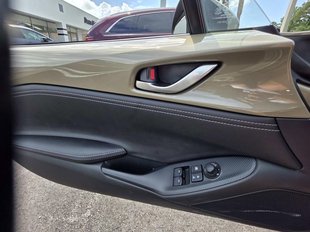 Used 2024 MAZDA MX-5 Miata RF Grand Touring image 18