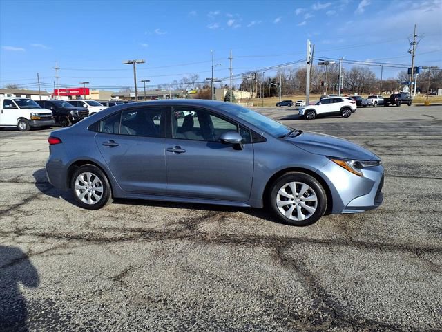 Used 2025 Toyota Corolla LE image 9