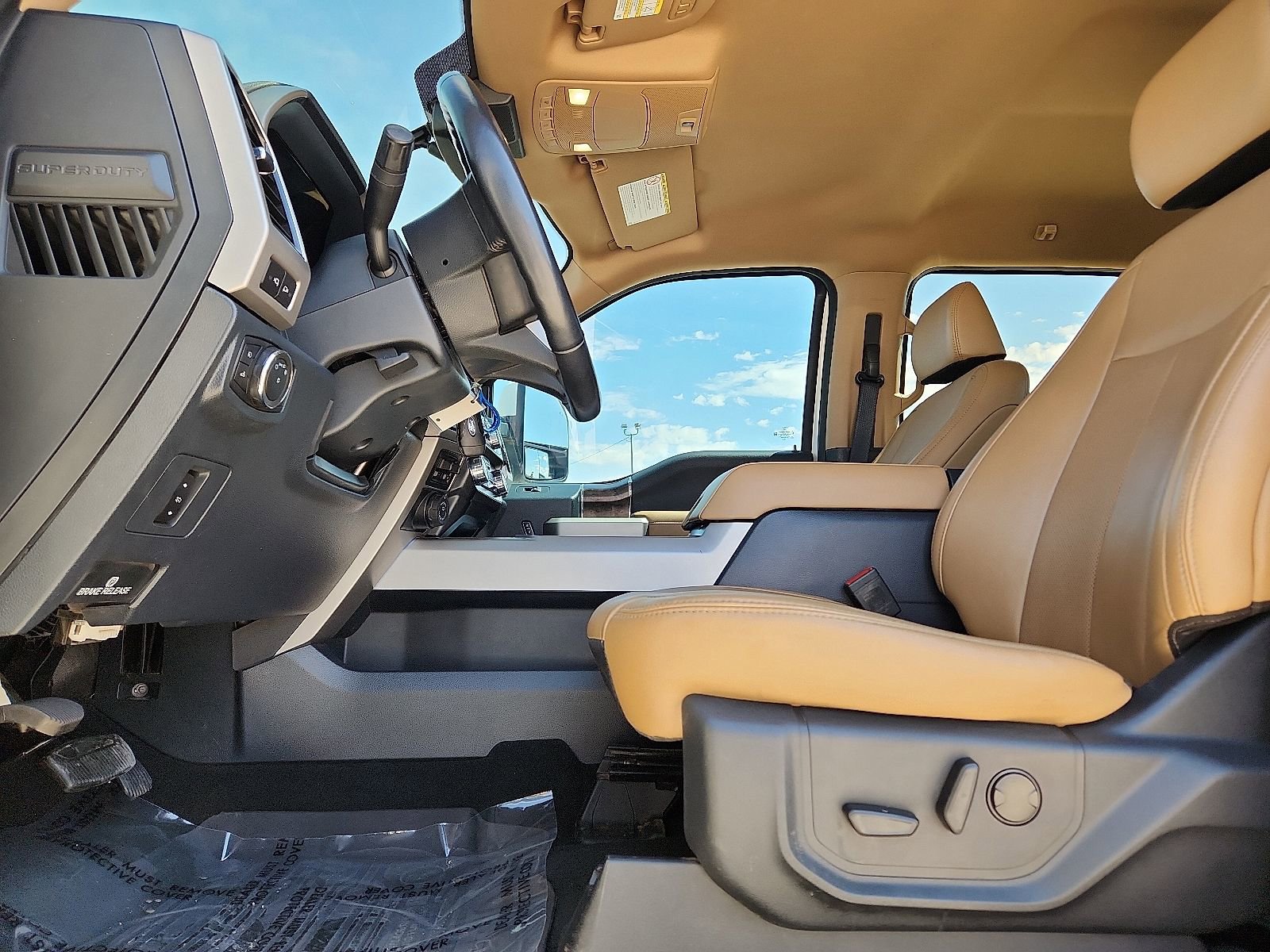 Used 2022 Ford F250 Lariat w/ Lariat Value Package AWD/4WD image 12