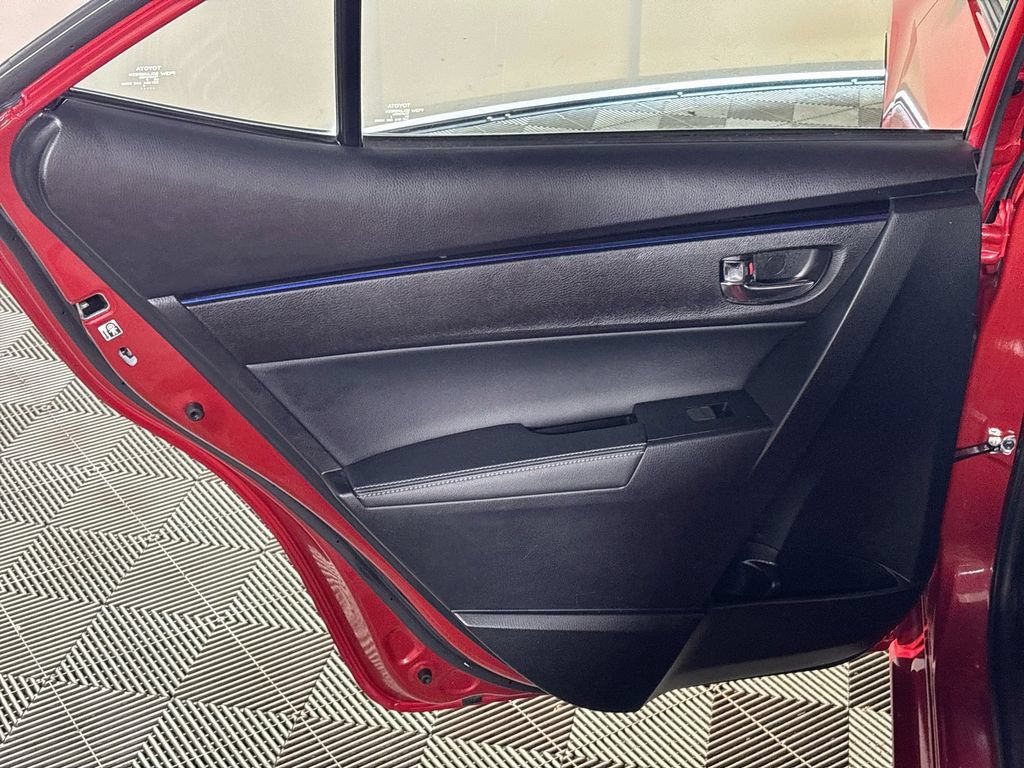 Used 2017 Toyota Corolla SE w/ Carpet Mat Package (TMS) FWD image 18