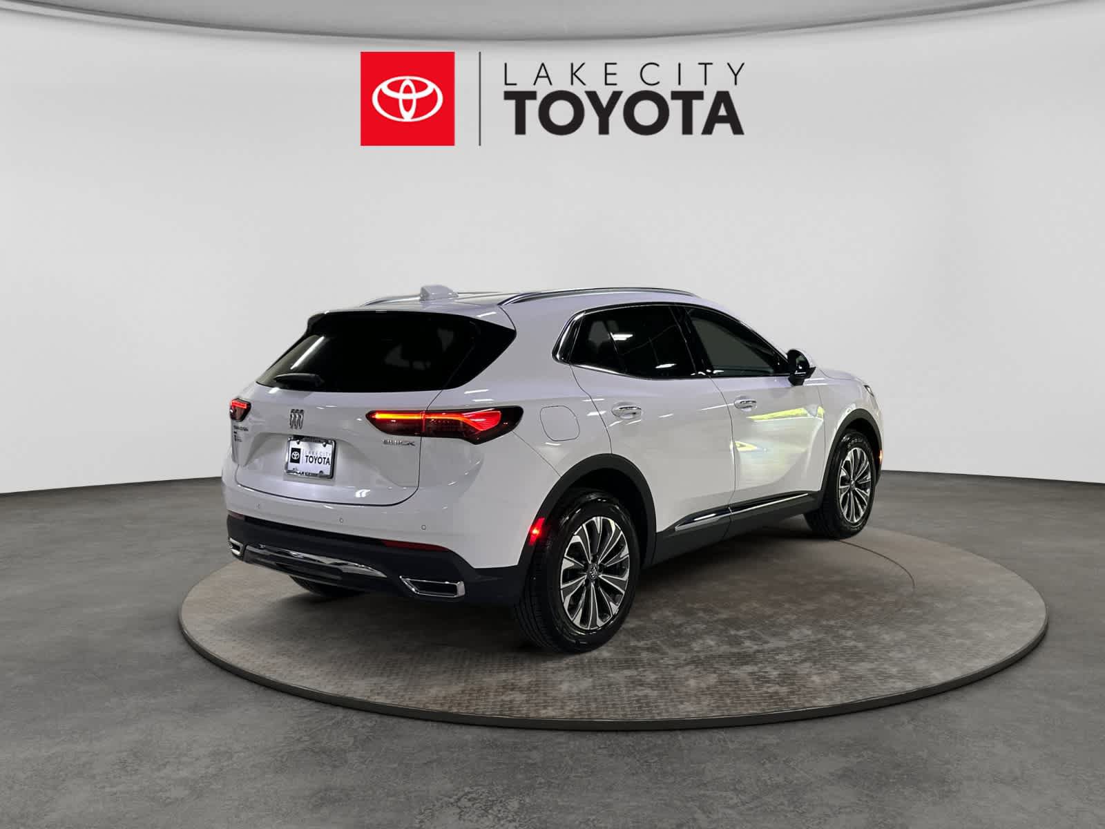 Used 2024 Buick Envision Preferred AWD/4WD image 9