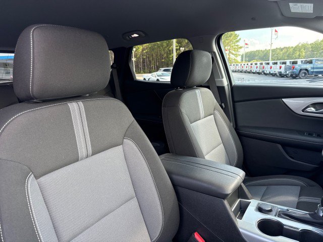 Used 2025 Chevrolet Blazer LT w/ Convenience Package FWD image 11