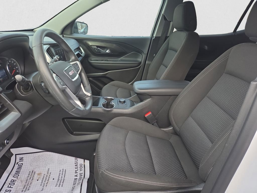 Used 2023 GMC Terrain SLE image 15