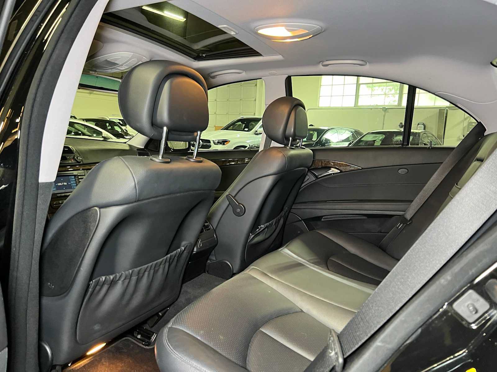 Used 2008 Mercedes-Benz E 350 4MATIC Sedan image 16