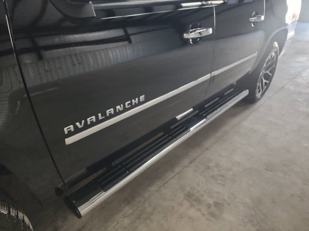 Used 2013 Chevrolet Avalanche LTZ image 11