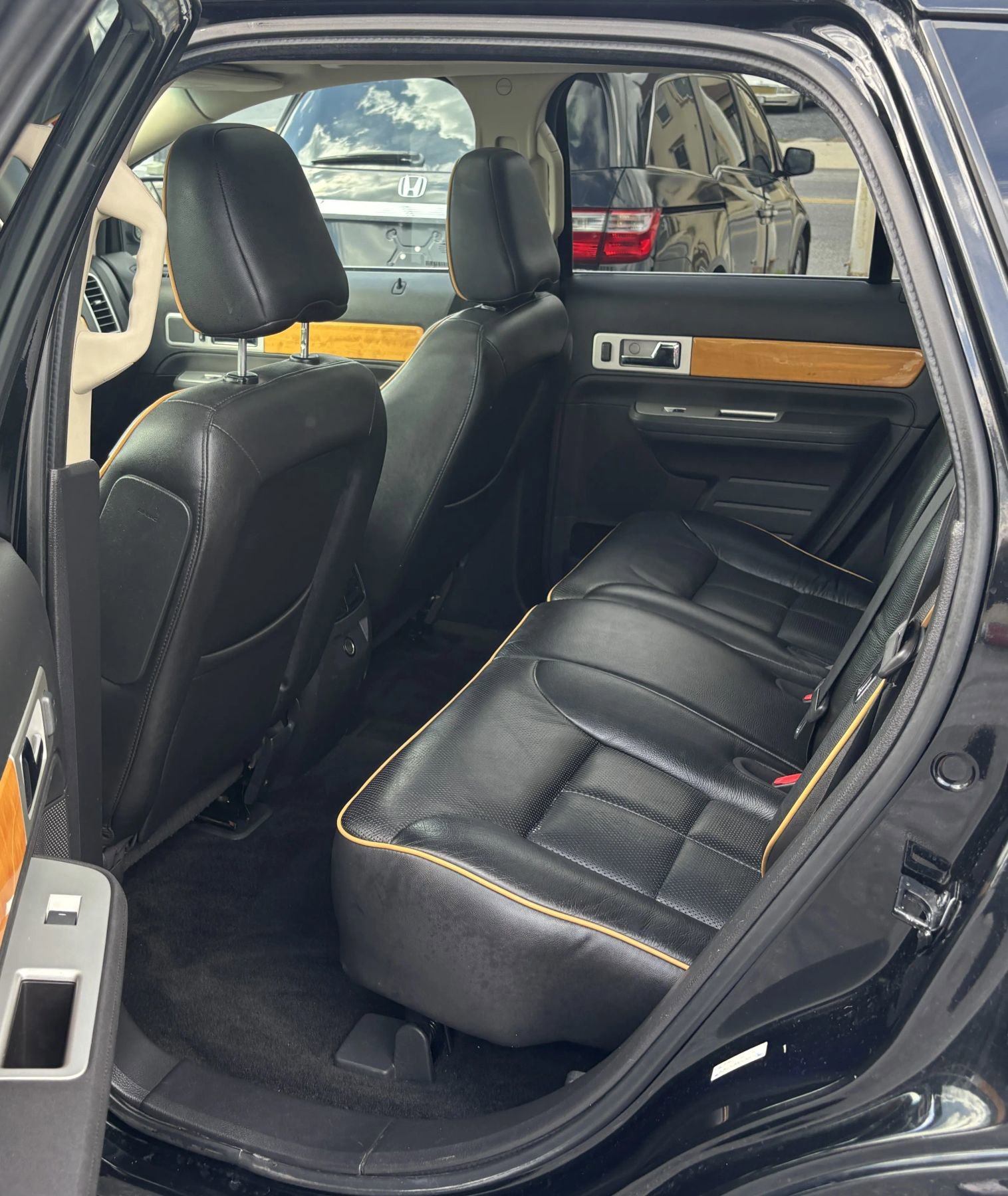 Used 2010 Lincoln MKX AWD image 9