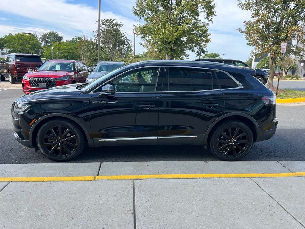 Used 2023 Lincoln Nautilus Reserve w/ Monochromatic Package AWD/4WD image 6