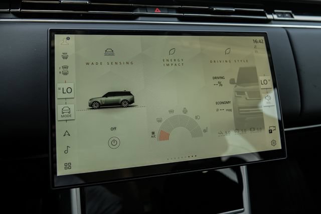 New 2026 Land Rover Range Rover SE AWD/4WD image 40