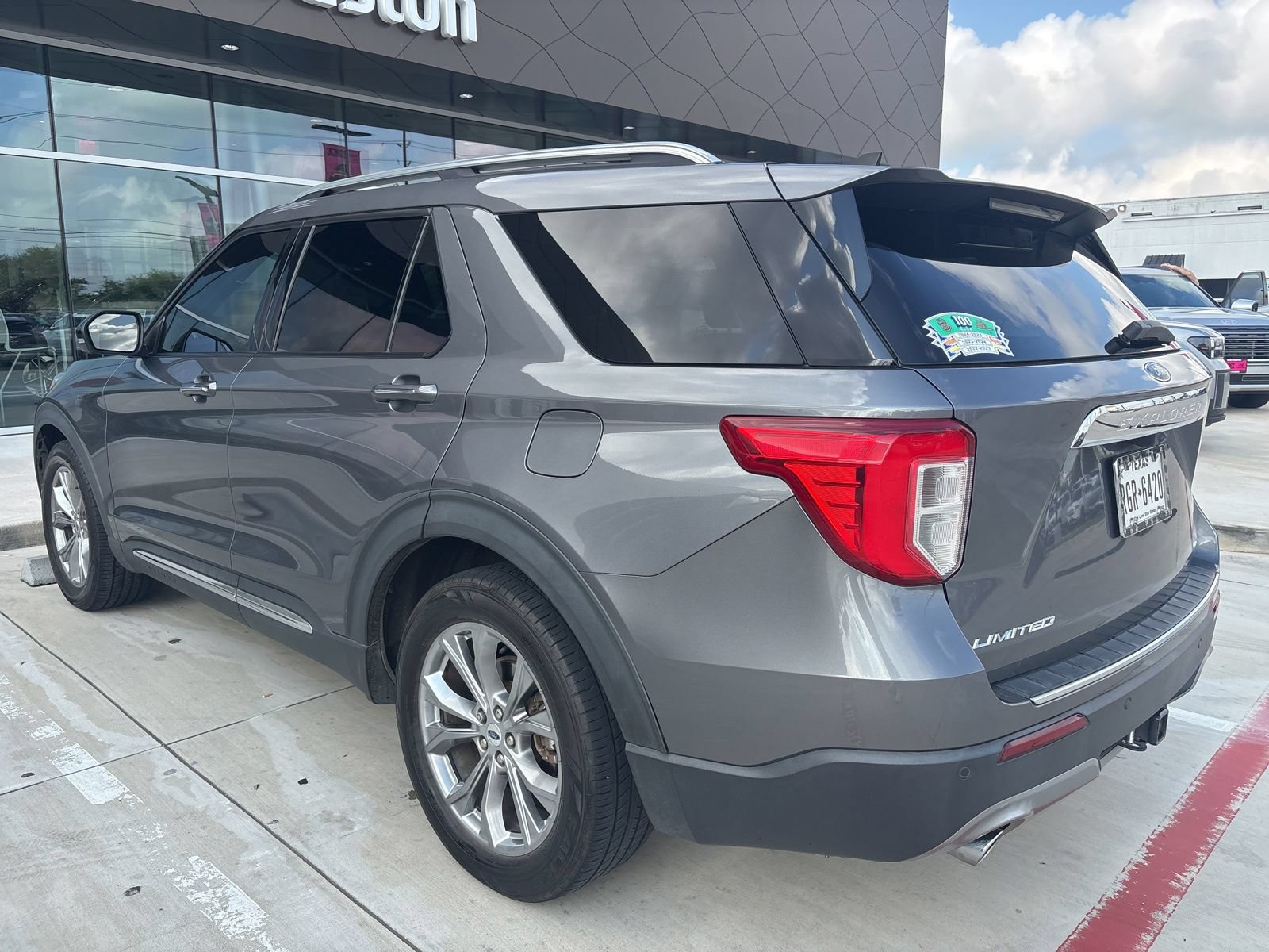 Used 2021 Ford Explorer Limited w/ Equipment Group 301A RWD image 5