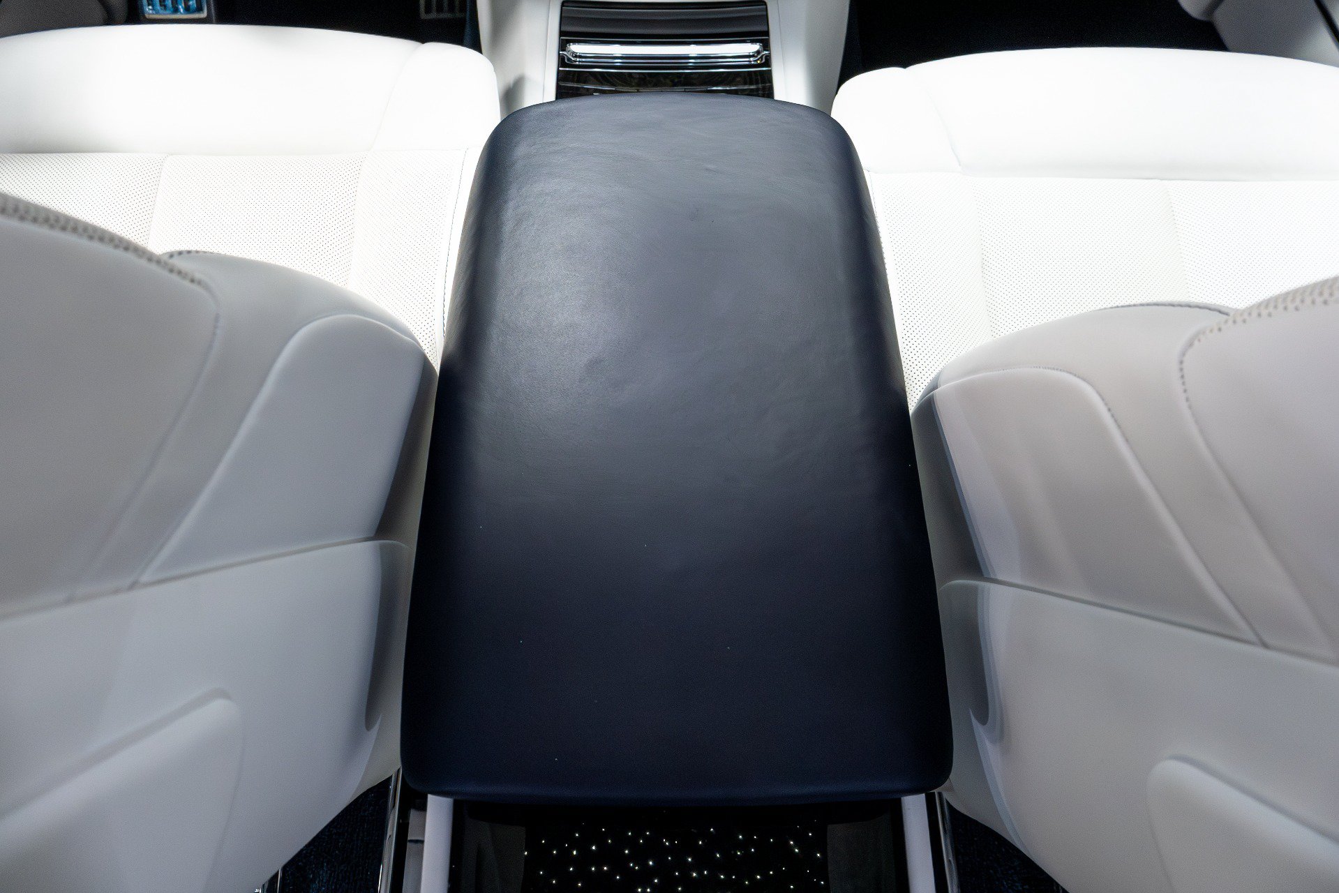 Used 2021 Rolls-Royce Phantom Sedan RWD image 41