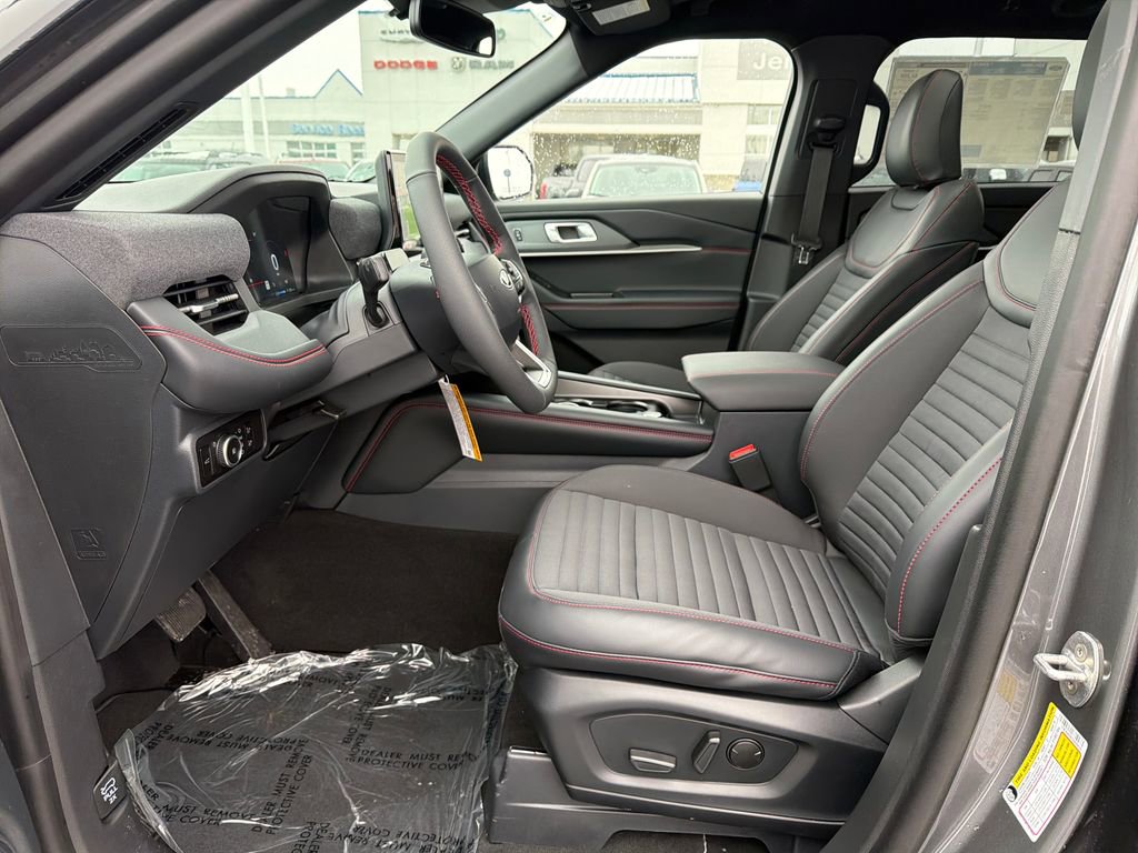 New 2026 Ford Explorer ST-Line w/ ST-Line Street Pack image 9