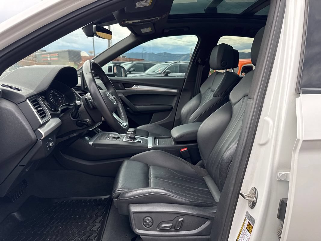 Used 2020 Audi Q5 2.0T Premium w/ Titanium Sport Package AWD/4WD image 13